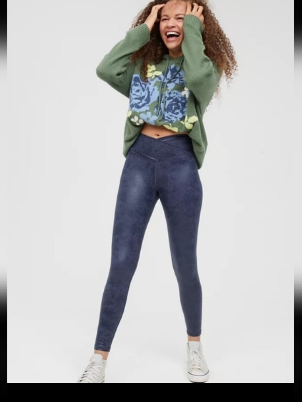 Offline by aerie the hugger crossover high waisted crackle leggings size S.